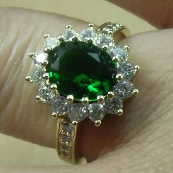 New 1.5 ct Emerald Diamond 14k Yellow Gold Plated Ring - Picture 3 of 6